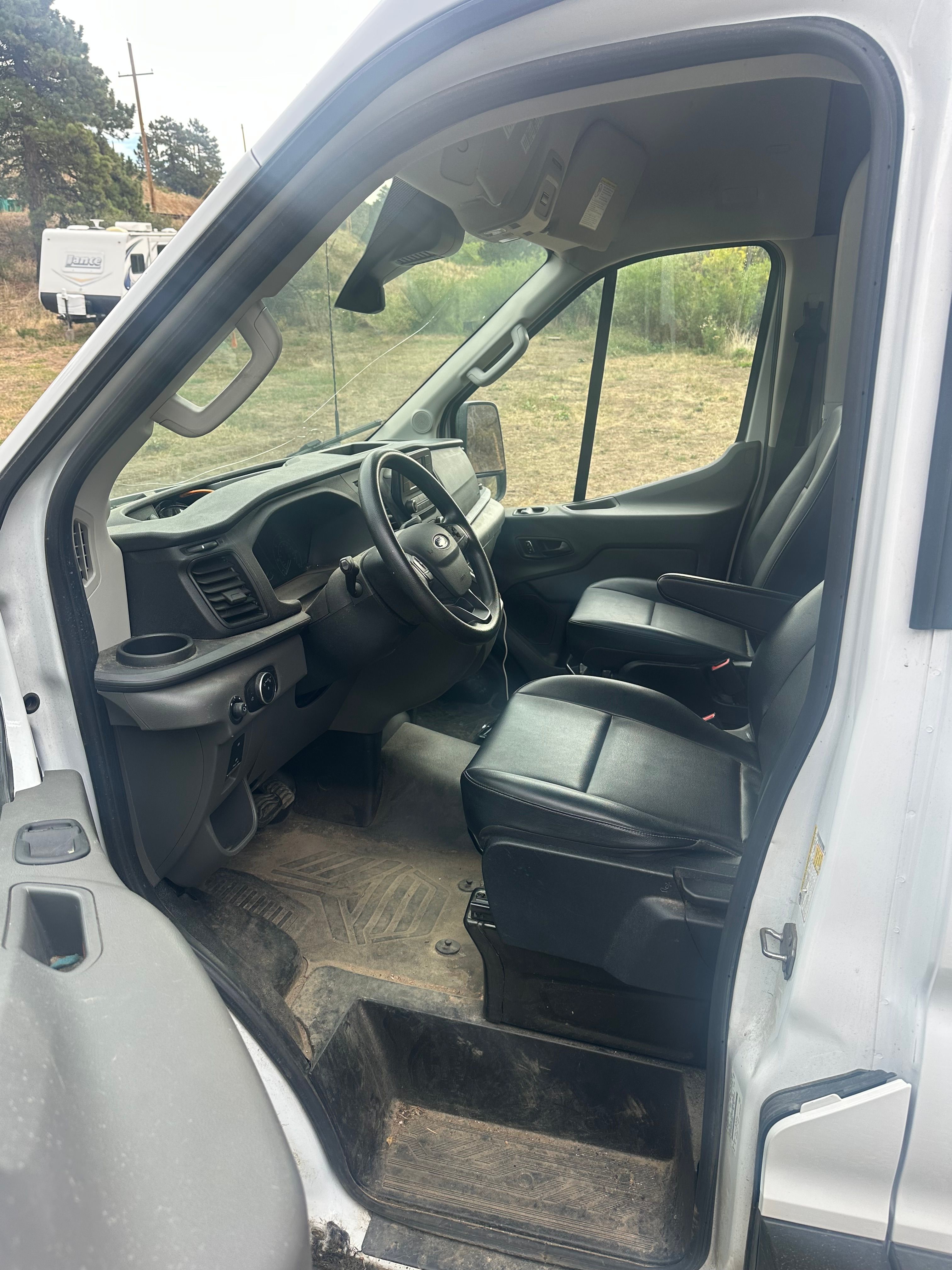 Used 2022 Ford Transit 250 148 High Roof AWD image 2