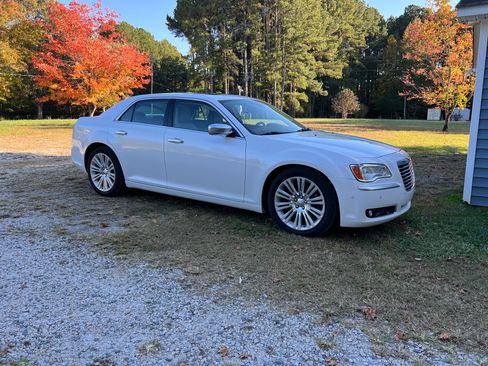 Used 2012 Chrysler 300 C Luxury Series image 1