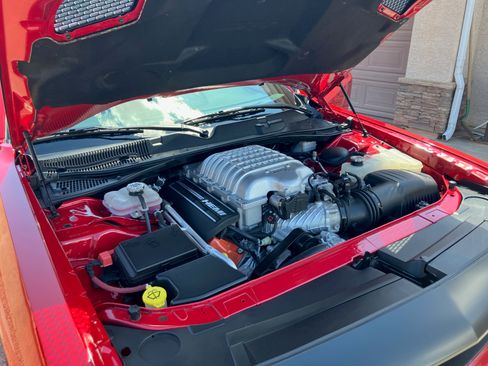 Used 2015 Dodge Challenger SRT Hellcat RWD image 11