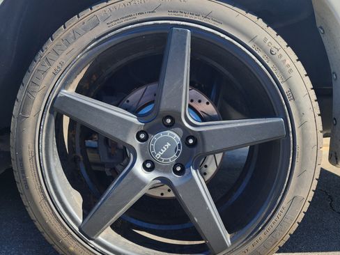 Used 2005 Ford Crown Victoria LX RWD image 13
