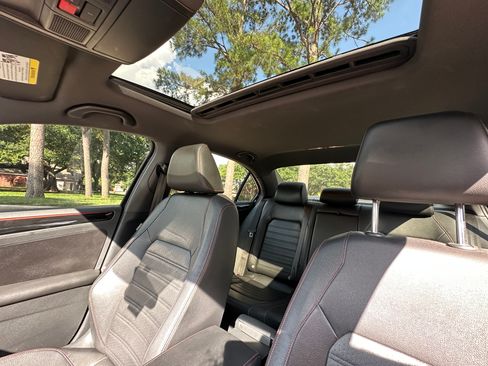 Used 2017 Volkswagen Jetta GLI FWD image 21