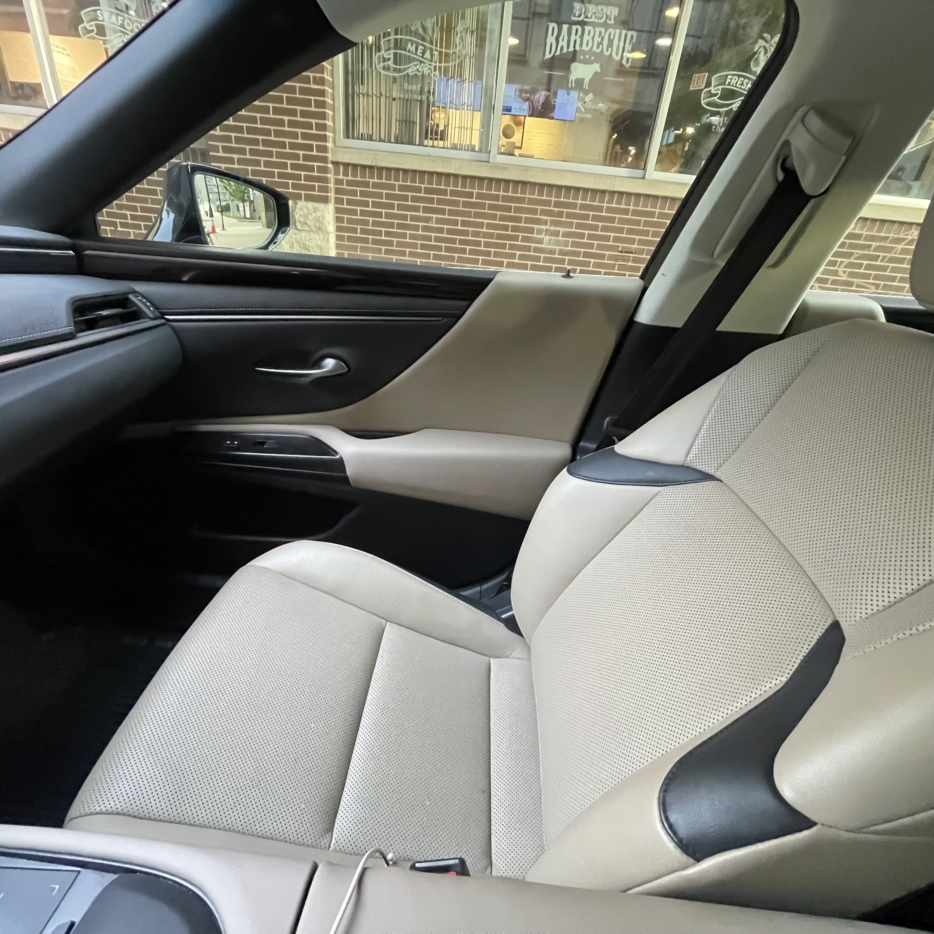 Used 2020 Lexus ES 300h w/ Premium Package FWD image 13