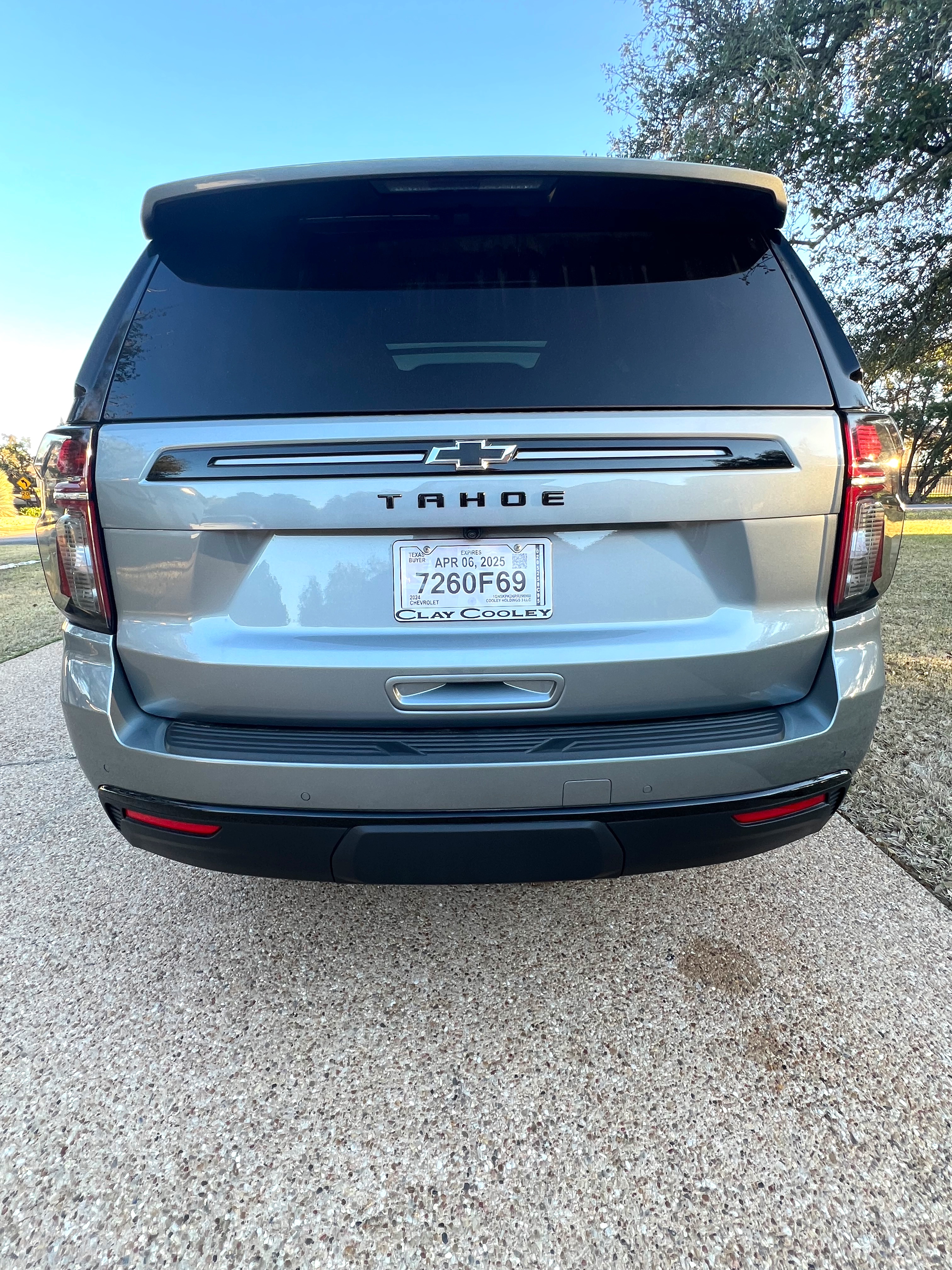 Used 2024 Chevrolet Tahoe Z71 w/ Luxury Package AWD/4WD image 5