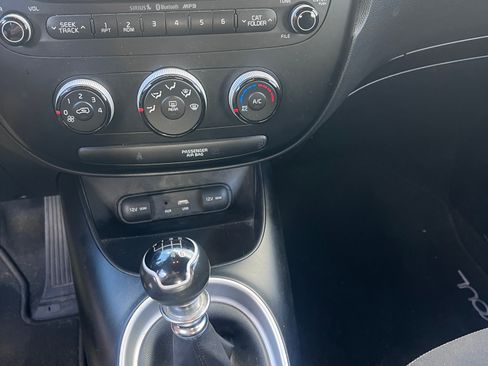 Used 2015 Kia Soul image 17