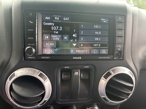 Used 2014 Jeep Wrangler Rubicon AWD/4WD image 11