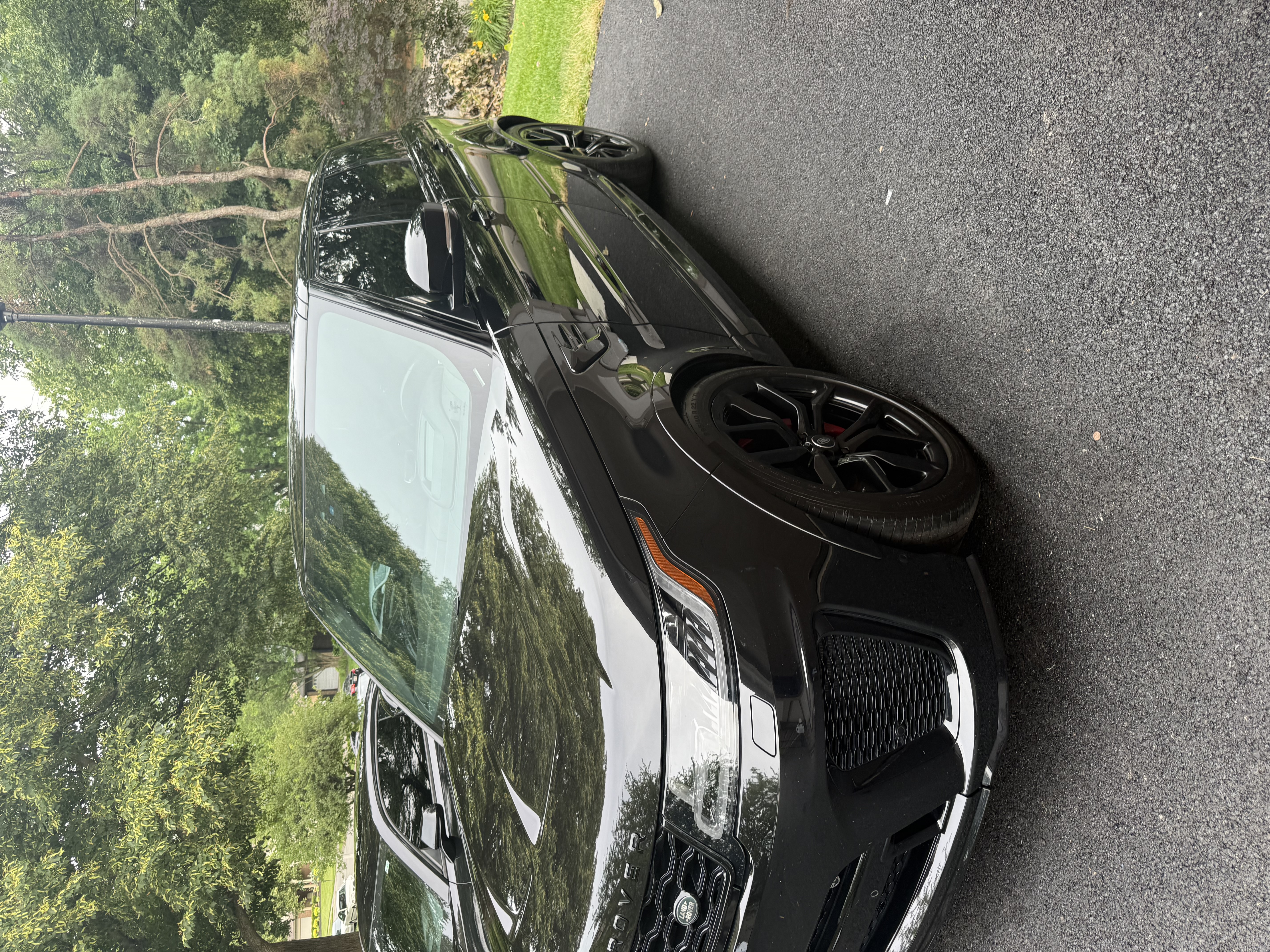 Used 2018 Land Rover Range Rover Sport SVR AWD/4WD image 2