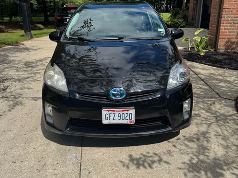 Used 2010 Toyota Prius Five image 2