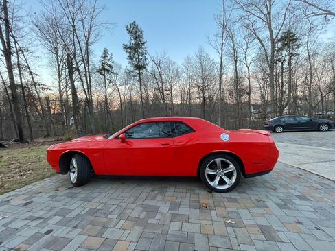 Used 2018 Dodge Challenger R/T image 16