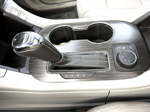 Used 2018 GMC Acadia SLT image 15