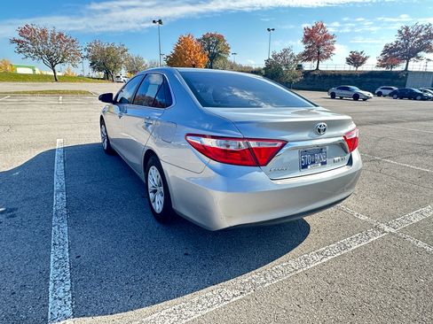 Used 2015 Toyota Camry LE image 5