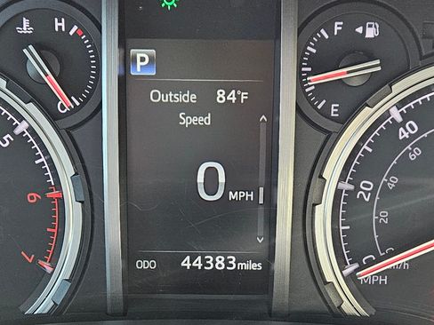 Used 2022 Toyota 4Runner TRD Off-Road Premium image 15