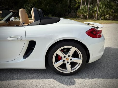 Used 2015 Porsche Boxster S image 8