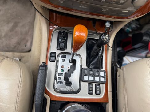 Used 2003 Lexus LX 470 4WD image 8