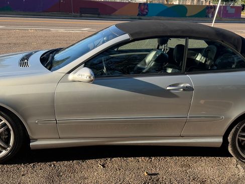 Used 2006 Mercedes-Benz CLK 55 AMG Cabriolet image 4