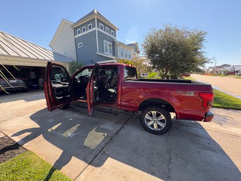 Used 2018 Ford F150 Platinum w/ Equipment Group 701A Luxury image 6