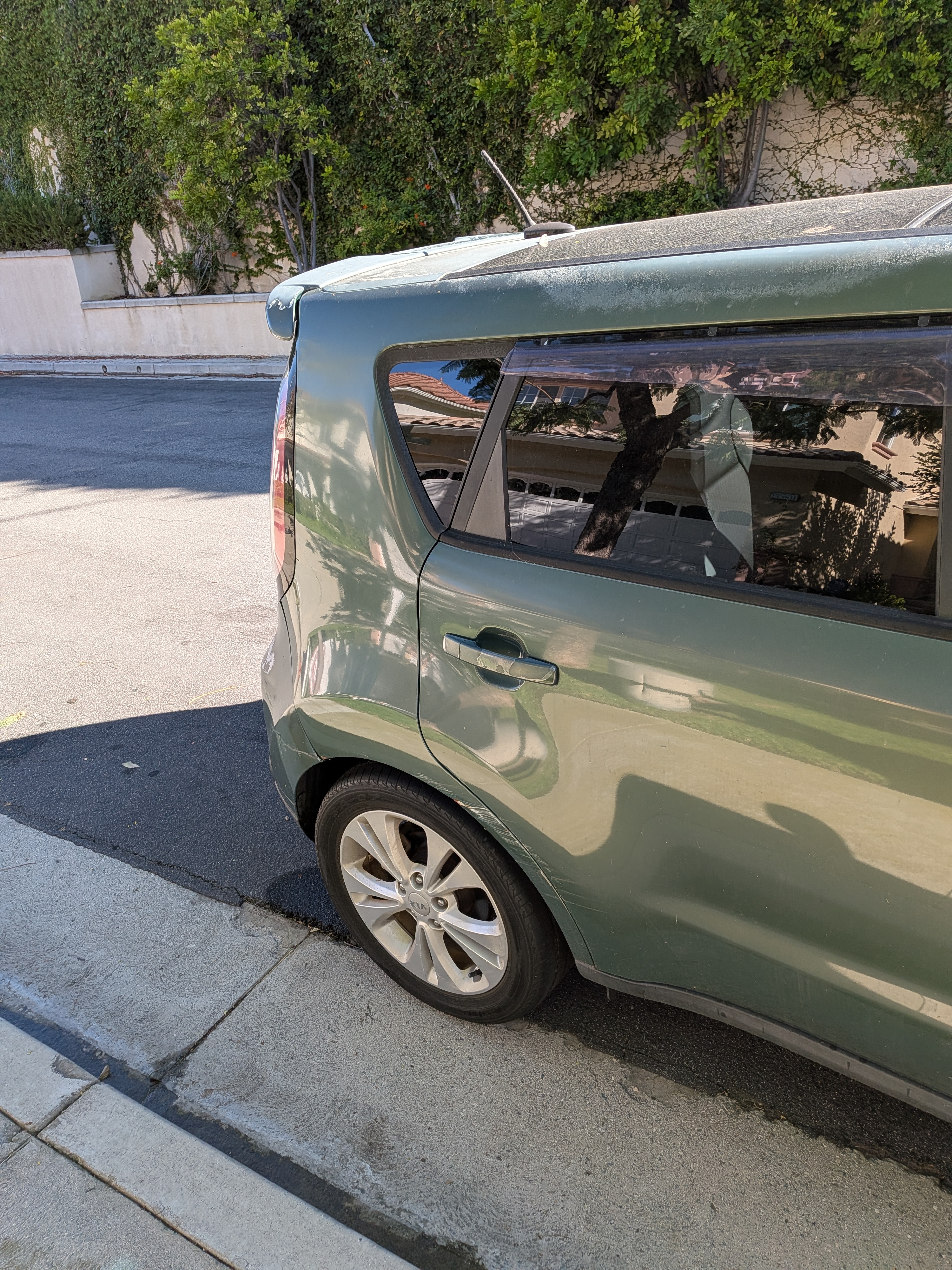 Used 2014 Kia Soul + w/ Primo Package FWD image 5