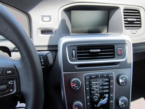 Used 2012 Volvo S60 T5 image 18