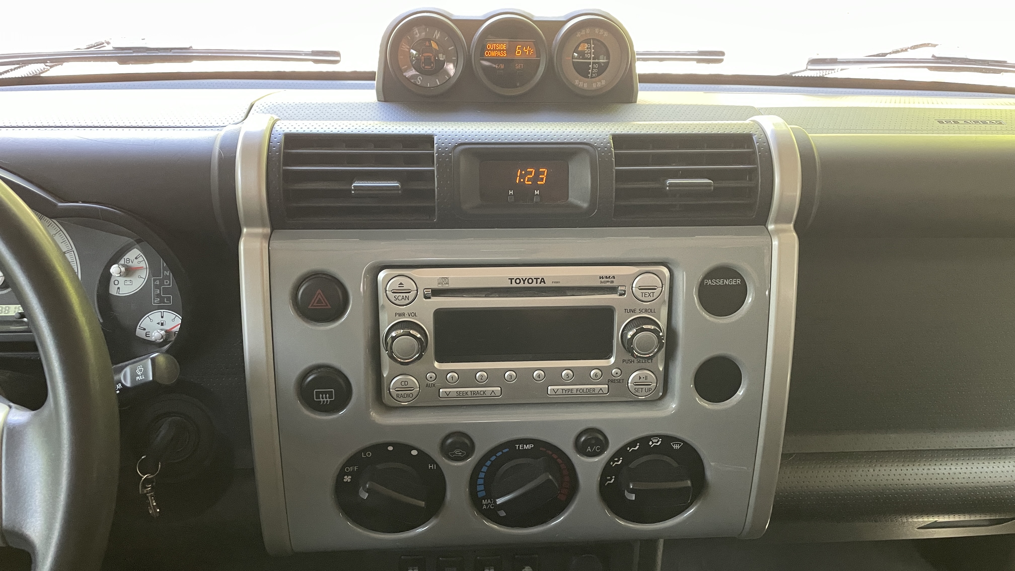 Used 2014 Toyota FJ Cruiser 4WD w/ Convenience Package image 25