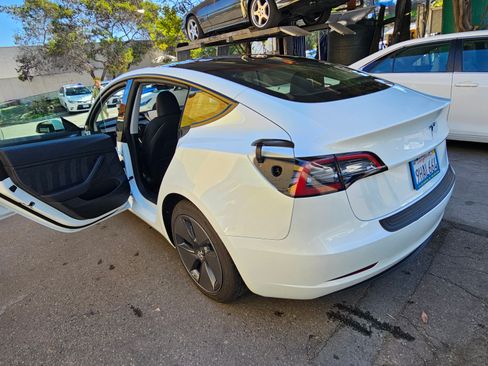 Used 2023 Tesla Model 3 Standard Range image 9