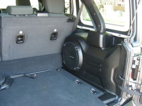Used 2024 Jeep Wrangler Unlimited Rubicon 4xe w/ Capability Package AWD/4WD image 13