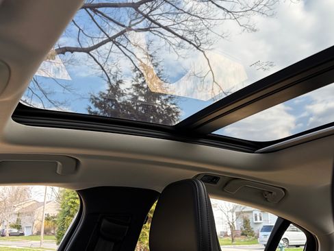 Used 2022 Volvo S60 B5 Momentum w/ Climate Package image 8