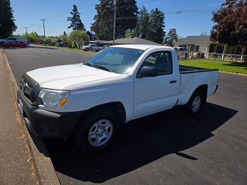 Used 2014 Toyota Tacoma 2WD Regular Cab image 4