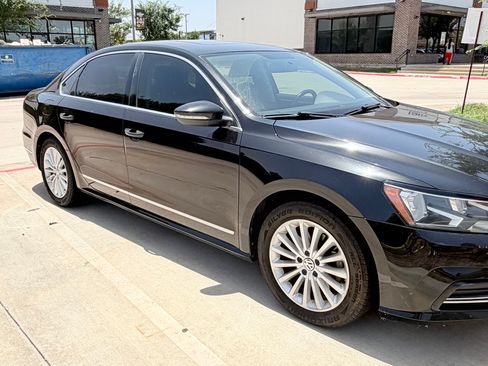 Used 2016 Volkswagen Passat 1.8T SE FWD image 5