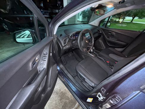 Used 2018 Chevrolet Trax LS AWD/4WD image 8