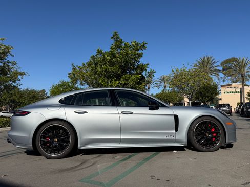 Used 2019 Porsche Panamera GTS image 12