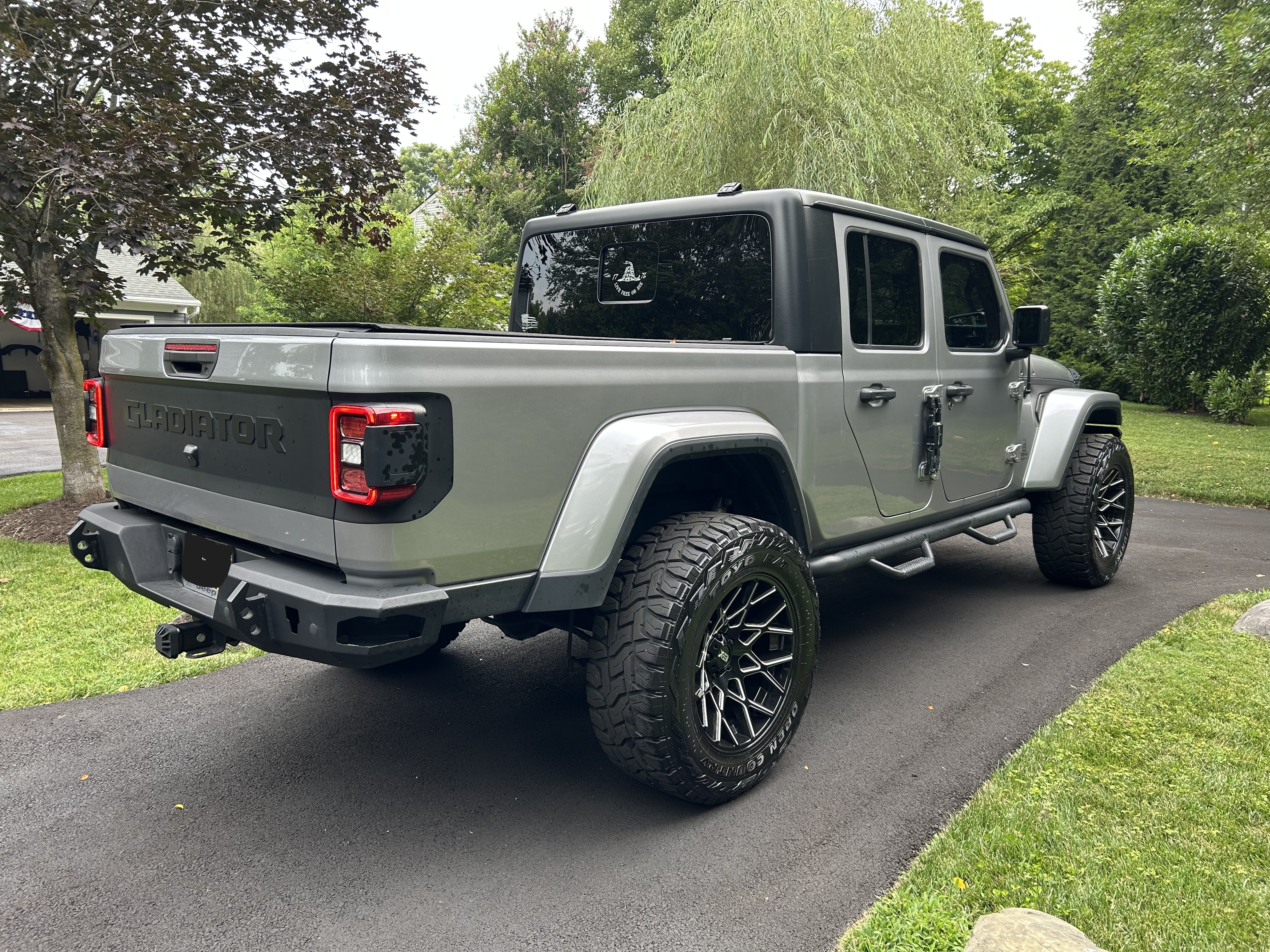 Used 2020 Jeep Gladiator Overland AWD/4WD image 8