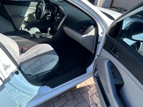 Used 2013 Kia Optima LX image 10