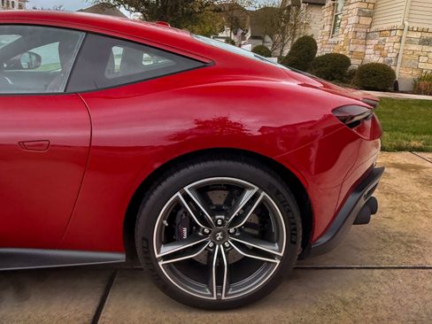 Used 2021 Ferrari Roma image 12