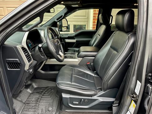 Used 2020 Ford F150 Lariat w/ Equipment Group 502A Luxury image 4