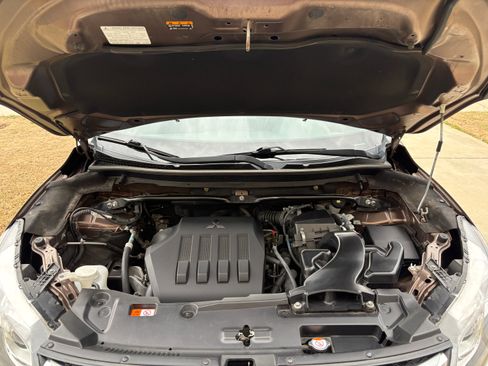 Used 2018 Mitsubishi Eclipse Cross SE image 12