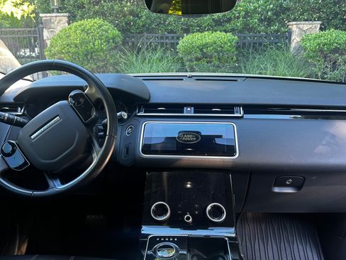 Used 2019 Land Rover Range Rover Velar S AWD/4WD image 4
