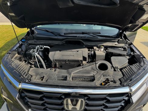 Used 2025 Honda Pilot Elite image 24