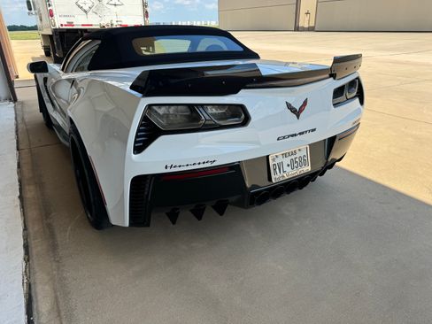 Used 2015 Chevrolet Corvette Z06 w/ 3LZ Preferred Equipment Group RWD image 10