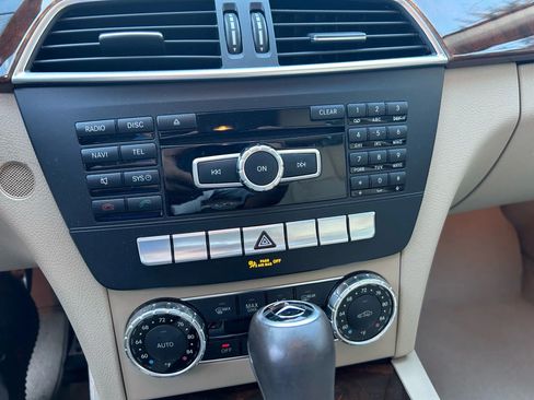 Used 2012 Mercedes-Benz C 250 Sedan w/ Comand Single Disc Pkg image 18