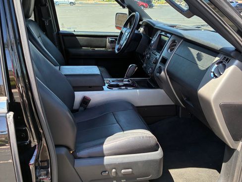 Used 2016 Ford Expedition EL Limited w/ Equipment Group 301A RWD image 10