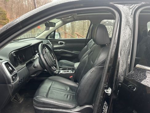 Used 2022 Kia Sorento SX w/ Panoramic Sunroof Package image 6