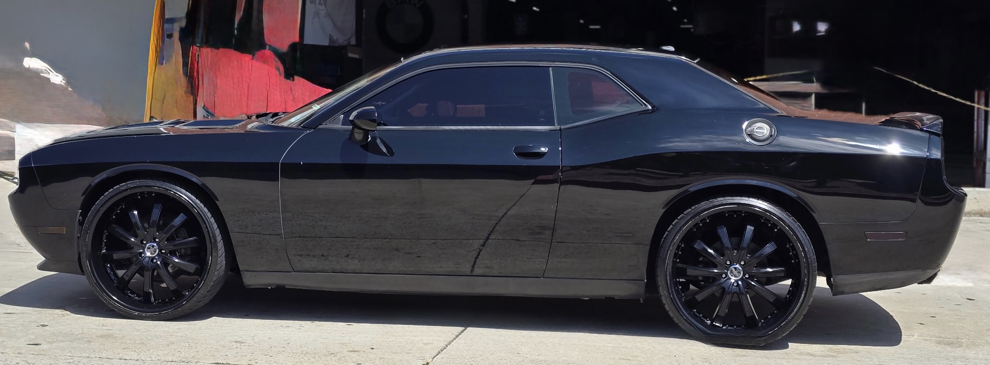 Used 2014 Dodge Challenger SXT RWD image 8