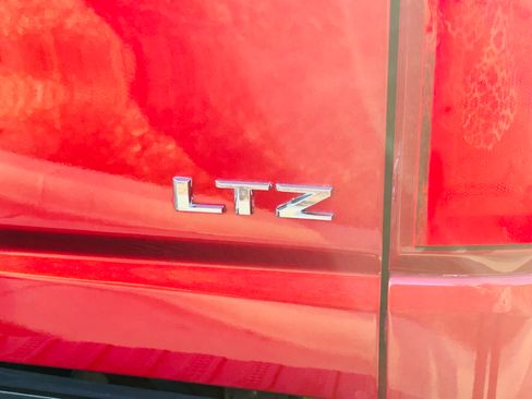 Used 2020 Chevrolet Silverado 2500 LTZ w/ LTZ Premium Package image 12