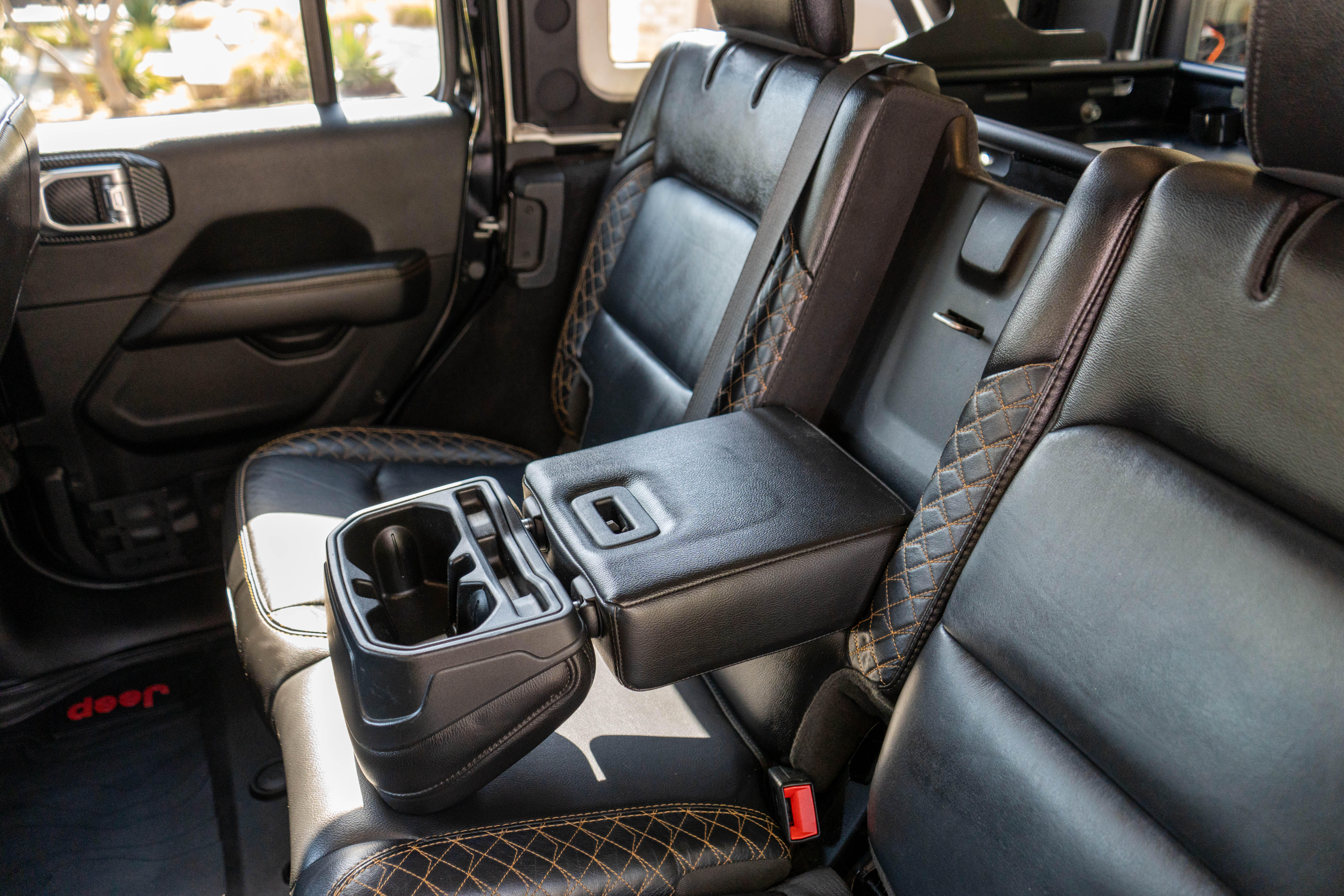 Used 2020 Jeep Wrangler Unlimited Sahara AWD/4WD image 17