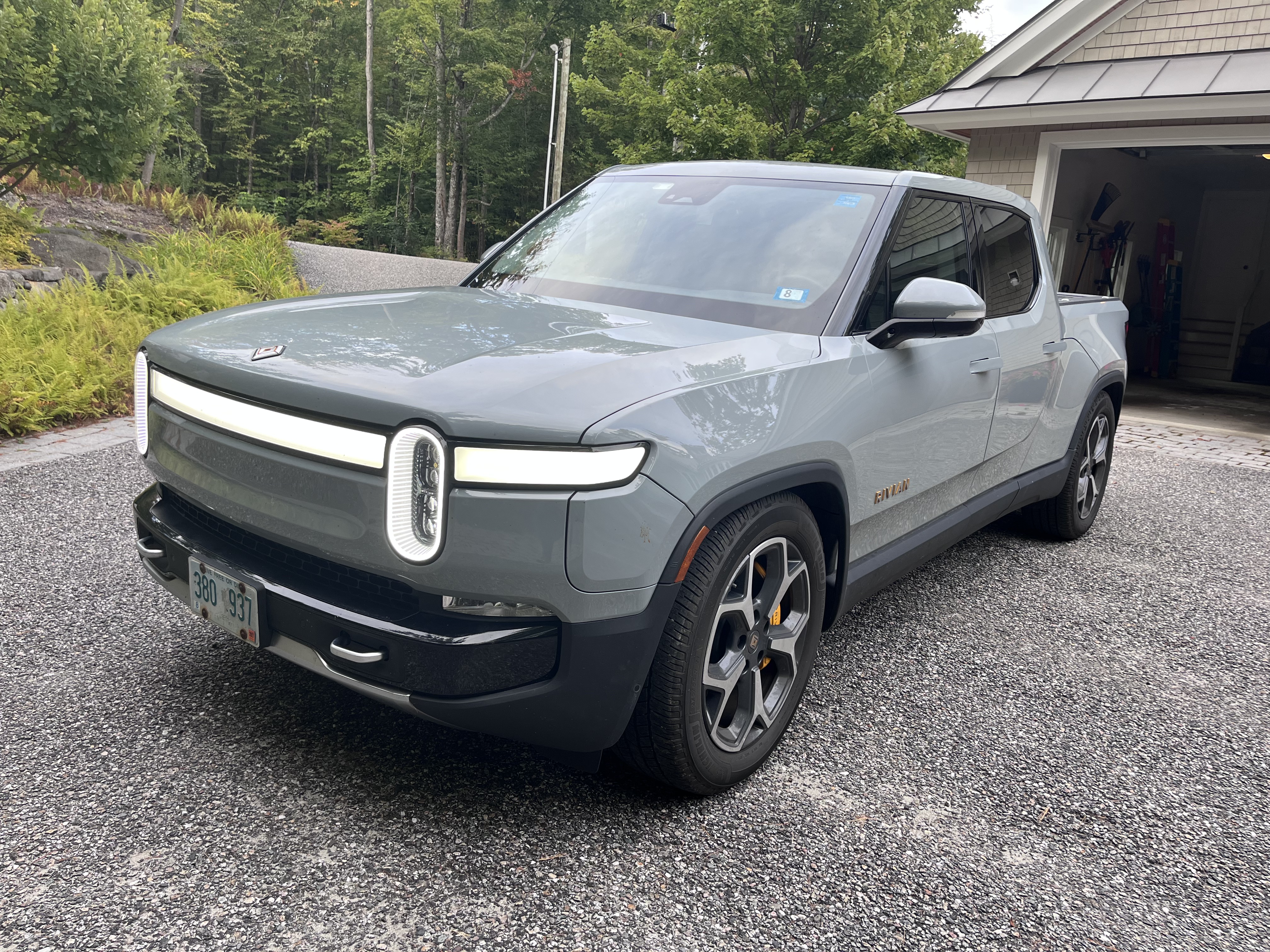 Used 2022 Rivian R1T Adventure AWD/4WD image 1