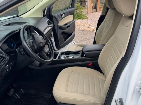 Used 2020 Ford Edge SE FWD image 13