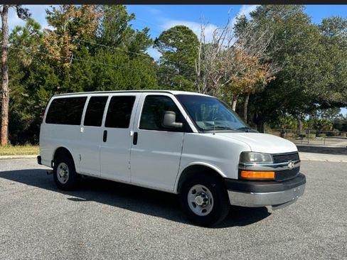 Used 2013 Chevrolet Express 2500 LT w/ LT Preferred Equipment Group image 9