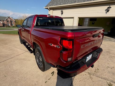 Used 2024 Chevrolet Colorado LT w/ LT Convenience Package III image 18