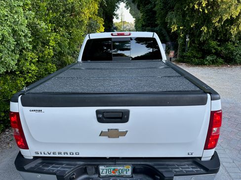 Used 2009 Chevrolet Silverado 2500 LT w/ Exterior Plus Package image 8