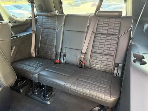 Used 2021 Cadillac Escalade Premium Luxury Platinum image 17