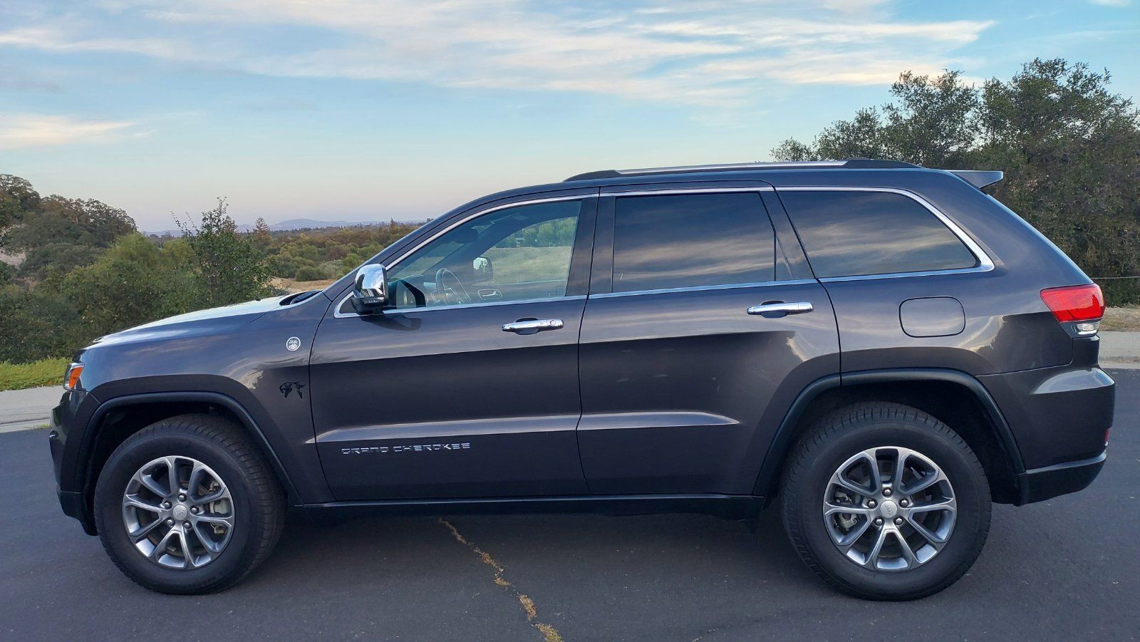 Used 2014 Jeep Grand Cherokee Limited AWD/4WD image 10